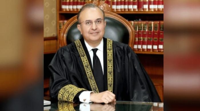 ججز سنیارٹی معاملہ: جسٹس منصور نے جوڈیشل کمیشن کو ایک اور خط لکھ دیا