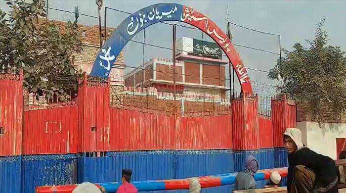 بنوں: تھانے اور ایک گھر پر مسلح افراد کا ڈرون حملہ، خاتون جاں بحق