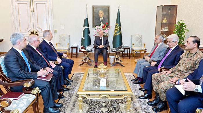 وزیراعظم سے ترک وزیرخارجہ حاقان فیدان اور وزیر دفاع  یاسرگلرکی ملاقات