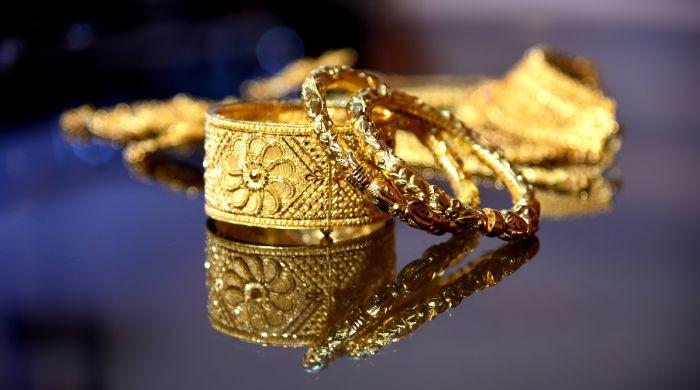 چار روز کے مسلسل اضافے کے بعد سونے کی قیمت میں کمی آگئی