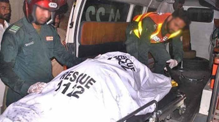 لاہور: بارش کے با عث گھر کی چھت گرنے سے ایک ہی خاندان کے 5 افراد جاں بحق