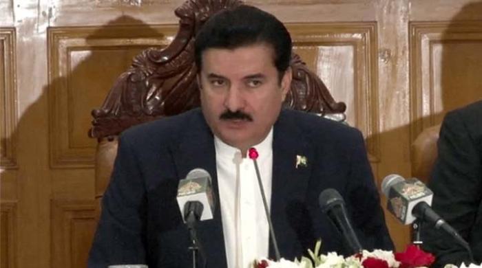 جس دن اپوزیشن کے  پاس ایک ممبر  بھی زیادہ ہوا ہم تحریک عدم  اعتماد لاسکتے ہیں: گورنر کے پی