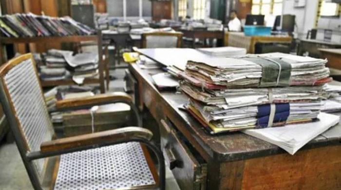 خیبرپختونخواکے سرکاری دفاترمیں بھرتیا ں میرٹ پرنہیں ذاتی تعلقات پرہوتی ہیں، سروے میں اکثریت کی رائے