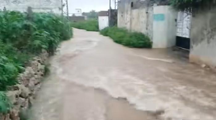چکوال میں 300 ملی میٹر سے زائد بارش ریکارڈ، سیلاب ایمرجنسی نافذ