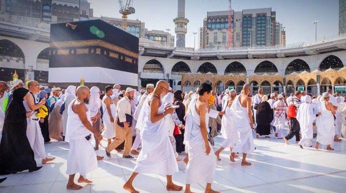 پاکستانی حج و عمرہ زائرین کے اخراجات میں ہزاروں روپے کی کمی کا امکان