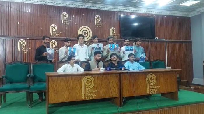 کے پی پولیس شہداء کے بچوں کا یومِ شہداء کی تقریب کے بائیکاٹ اور وزیراعلیٰ کے سامنے احتجاج کا اعلان