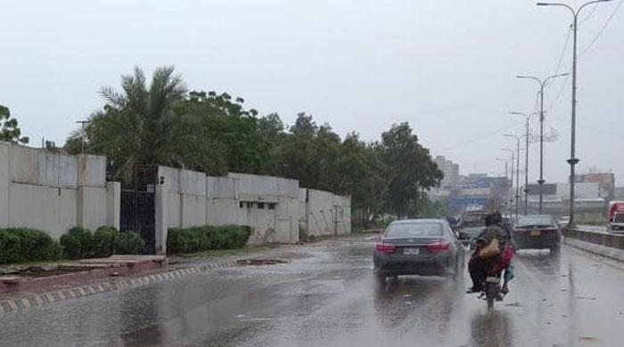 کراچی میں 24 گھنٹوں کے دوران بارش کا امکان