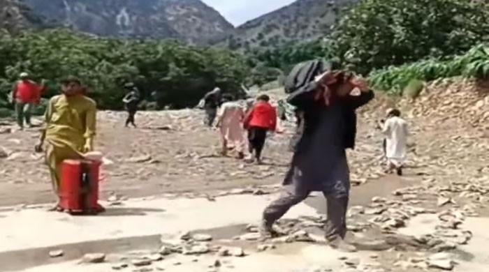 دیامر میں سیلاب سے پریشان مقامی افراد کی مہمان نوازی، سیاحوں کیلئے گھروں کے دروازے کھول دیے