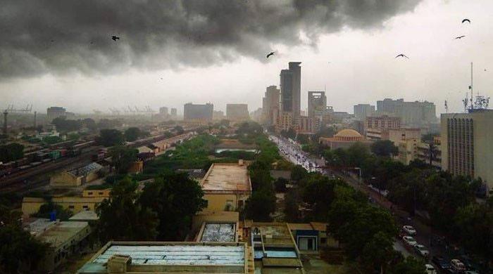 کراچی: آئندہ 24 گھنٹوں کے دوران موسم کیسا رہے گا؟