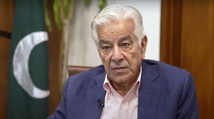 عمران کے بیٹوں کو آنے سے نہیں روکا، پی ٹی آئی کو 9 مئی یا 26 نومبر برپا کرنیکی اجازت نہیں دینگے: خواجہ آصف