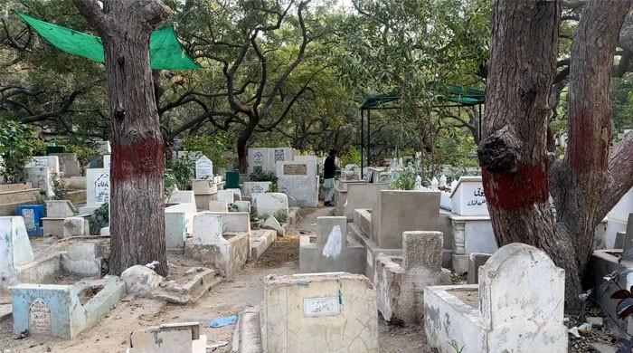 غیرت کے نام پر قتل کیے جانیوالے میاں بیوی اور بچے کی میتوں کو بلوچستان میں تدفین کی اجازت نہ ملی
