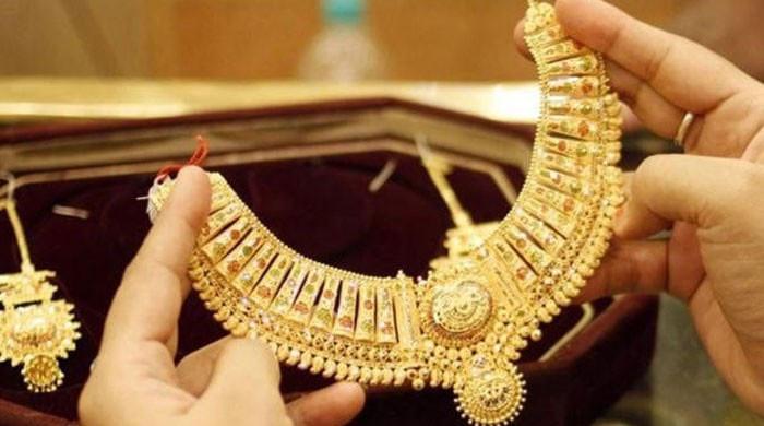 ملک میں سونےکی فی تولہ قیمت میں مزید کمی، نئی قیمت کتنی ہوگئی؟