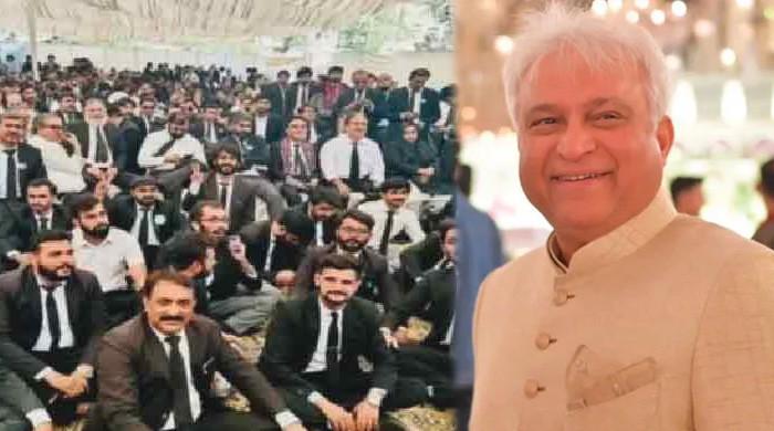 کراچی میں وکیل کا قتل: سندھ بار کا 4 اگست کو صوبے میں عدالتی بائیکاٹ کا اعلان
