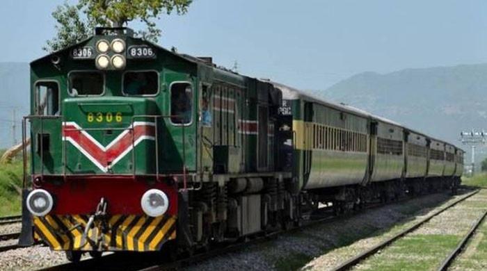 صرف پائلٹ انجن پر گولیاں چلیں، جعفر ایکسپریس پر حملہ نہیں ہوا: ترجمان ریلویز