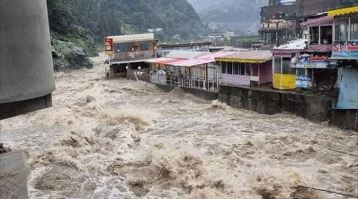 ملک کے بالائی اور وسطی علاقوں میں شدید بارشوں سے ممکنہ سیلابی صورتحال کا الرٹ جاری