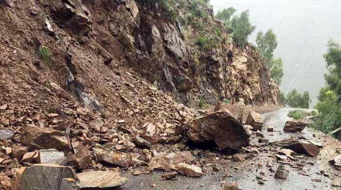 موسلادھار بارش:کے پی، گلگت اور کشمیر میں لینڈسلائیڈنگ سے ٹریفک متاثر ہونے کا خدشہ