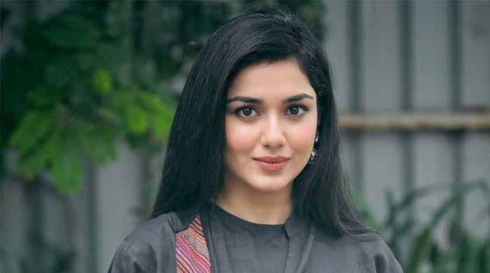 سوشل میڈیا پر لوگ ہمارے بارے میں ایسا بھی لکھتے ہیں جو پڑھنا مشکل ہوتا ہے: طوبیٰ انوار