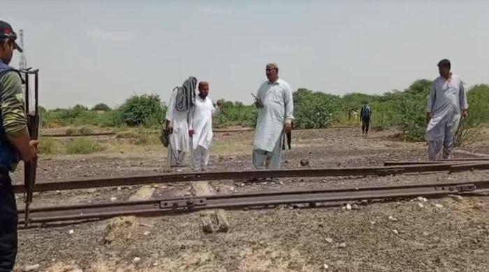 سبی ریلوے اسٹیشن کے قریب ٹریک پر دھماکا، جعفر ایکسپریس حادثے سے بال بال بچ گئی