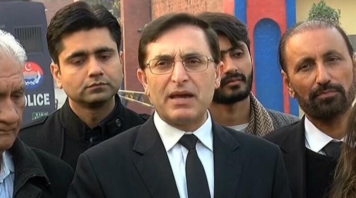 پارلیمنٹ کا حصہ رہیں گے، ضمنی الیکشن سے متعلق پہلے عمران خان سے بات کریں گے: چیئرمین پی ٹی آئی