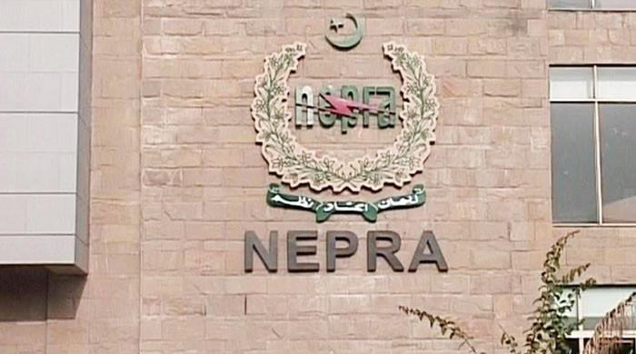 نیپرا نے سیپکو اور حیسکو پر ساڑھے 9 کروڑ روپے کے جرمانے عائد کردیے