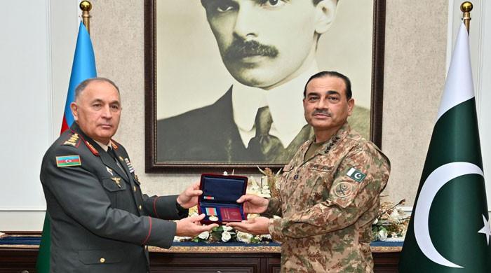 آذربائیجان نے فیلڈ مارشل عاصم منیر کو اعلیٰ فوجی ایوارڈ سے نواز دیا