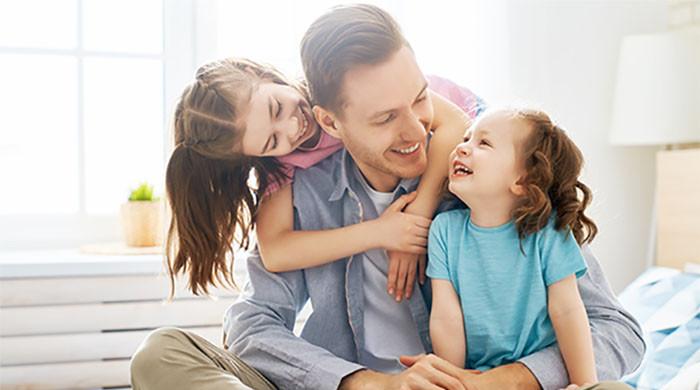 بچے میں چہرے کی خوبصورتی اور ساخت باپ سے منتقل ہونے کا امکان زیادہ ہوتا ہے: تحقیق