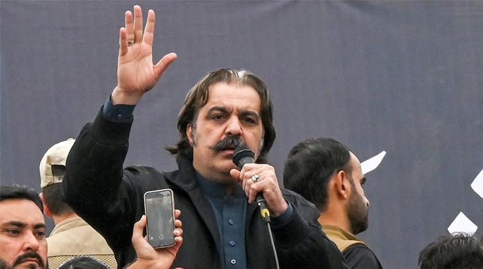 ریاست نے عمران خان کو جیل میں ڈالا ہوا ہے، ریاست چلانے والوں وقت ایک جیسا نہیں رہتا: گنڈاپور