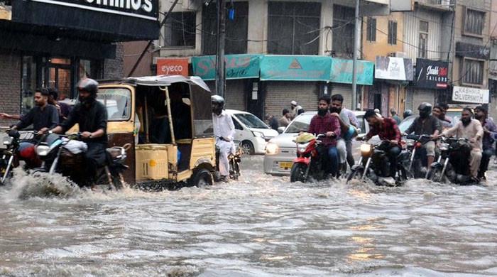 طاقتور مون سون ہوائیں سندھ میں داخل، کراچی میں اربن فلڈنگ کا خدشہ