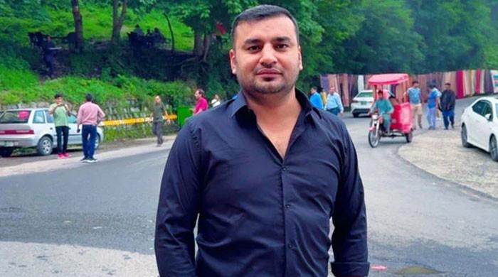 ’بیٹا خود کو گولی نہیں مار سکتا‘، خاور کے والد نے بیٹے کی موت کو قتل قرار دیدیا