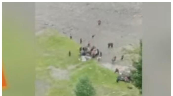 راولاکوٹ میں گاڑی نالے میں بہنے اور دریائے نیلم میں گاڑی گرنے سے 6 افراد جاں بحق