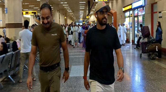 قومی کرکٹر بابر اعظم  امریکا سے وطن واپس پہنچ گئے