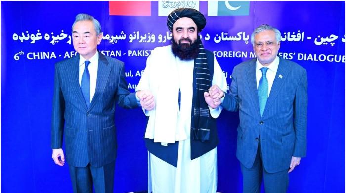 پاکستان، چین اور افغان وزرائے خارجہ کا اجلاس، سی پیک کو افغانستان تک توسیع دینے پر اتفاق