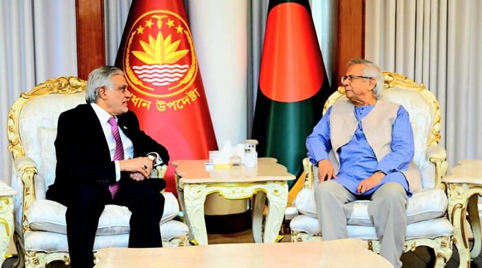 نائب وزیراعظم اسحاق ڈارکی بنگلادیش کے چیف ایڈوائزر محمد یونس سے ملاقات