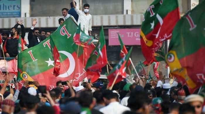 پی ٹی آئی نے ضمنی انتخابات کیلئے دو حلقوں کے امیدواروں کے ناموں کا اعلان کردیا