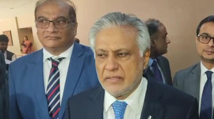 دل صاف کرکے آگے بڑھنا چاہیے، اسحاق ڈار کا 1971 سے متعلق سوال پر جواب