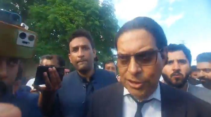 عمران خان نے میرا استعفیٰ منظور نہیں کیا: سلمان اکرم راجہ