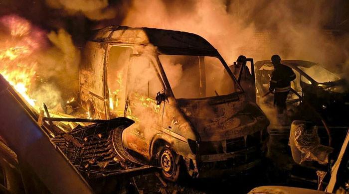 روس کا یوکرینی دارالحکومت پر حملہ، 4 افراد ہلاک، درجنوں عمارتوں میں آگ لگ گئی