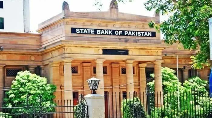 وفاقی حکومت  کے  قرضے اور واجبات ملکی تاریخ کی نئی بلند ترین سطح پر پہنچ گئے