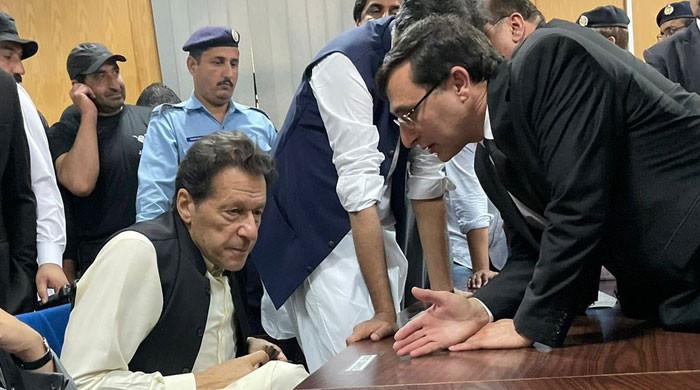 مکمل اختیار ملے تو بیرسٹر گوہر عمران خان کیلئے سیاسی گنجائش حاصل کرسکتے ہیں: پارٹی ذرائع