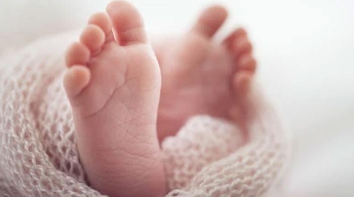 ماں نے 15 دن کے بچے کو فریج میں رکھ دیا، وجہ کیا بنی؟