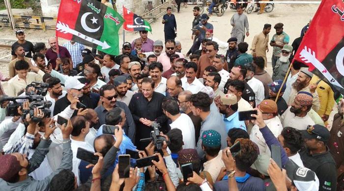 میئرکراچی نے بھینس کالونی کو مہران ہائی وے سے ملانے والے پل کاسنگ بنیاد رکھ دیا