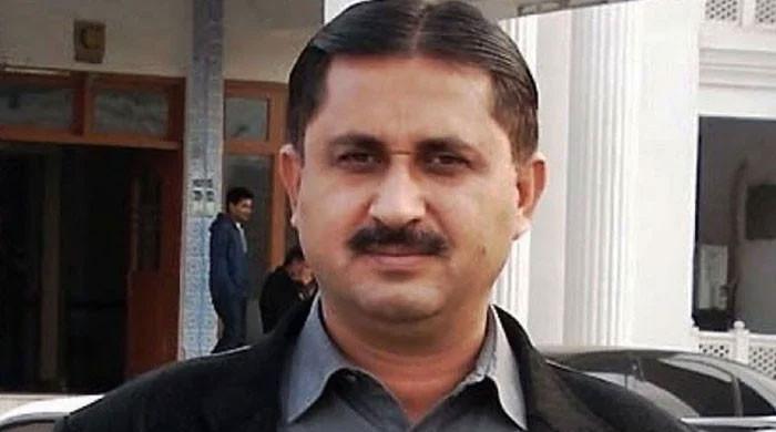 سابق رکن قومی اسمبلی جمشید دستی کو جعلی ڈگری کیس میں 17 سال قید کی سزا سنادی گئی