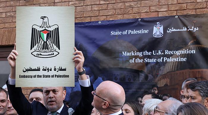 برطانیہ میں فلسطینی مشن کی عمارت کو سفارتخانے کا درجہ مل گیا، فلسطینی پرچم بھی لہرادیا گیا