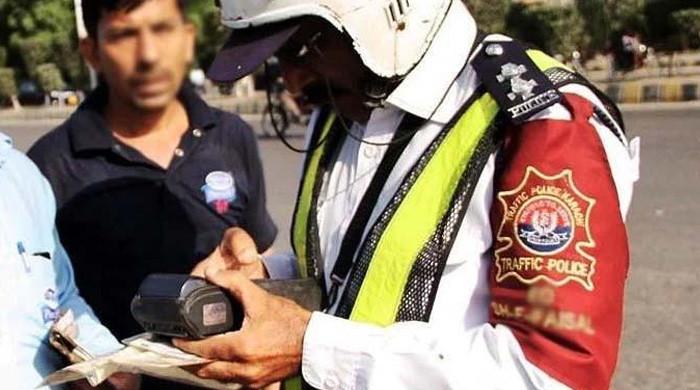 سندھ میں ٹریفک قوانین کی خلاف ورزی پر بھاری جرمانے اور ڈی میرٹ پوائنٹس کا نظام نافذ