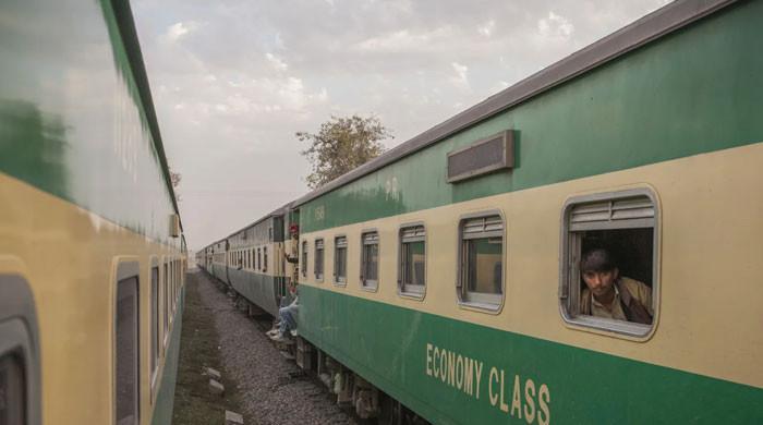 لاہور اور راولپنڈی کے درمیان چلنے والی ٹرینوں کے کرایوں میں اضافہ