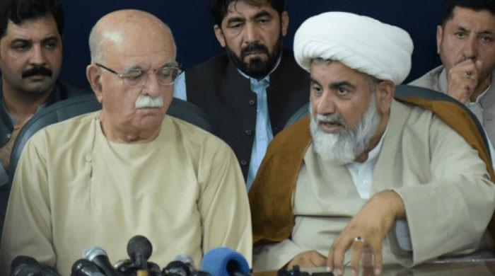 پی ٹی آئی پارلیمانی پارٹی نے محمود اچکزئی کو قومی اسمبلی، علامہ ناصر کو سینیٹ میں اپوزیشن لیڈر بنانے کی منظوری دیدی