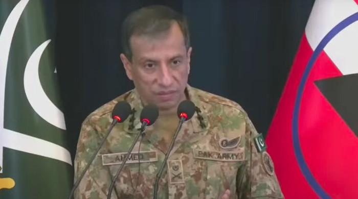 عوام کو ایسے شخص کے فیصلے پر نہیں چھوڑ سکتے جو کے پی میں دہشتگردی واپس لانے کا اکیلا ذمہ دار ہو: ترجمان پاک فوج