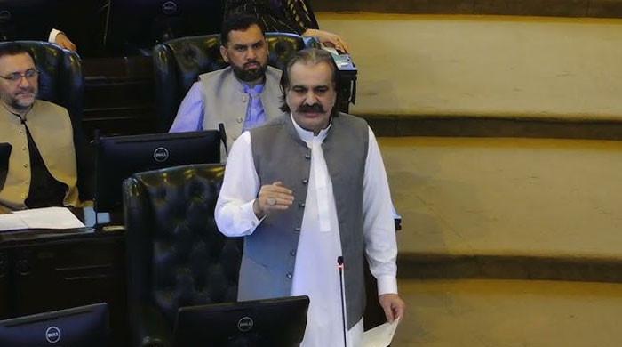 وزیراعلیٰ کے پی کا استعفیٰ تاحال منظور نہ ہوا، گنڈاپور کو تحریک عدم اعتماد سے ہٹانے کا پلان تیار