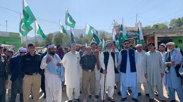 اورکزئی کے قبائل کا افغانستان سے دراندازی کرنیوالے دہشتگردوں کیخلاف ہتھیار اٹھانے کا اعلان