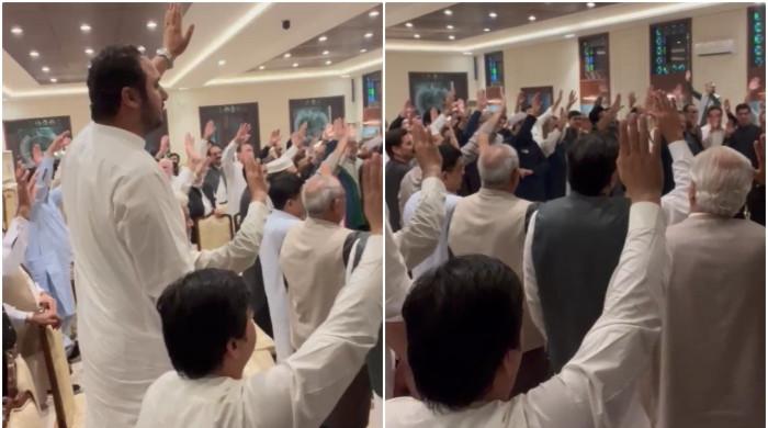 پی ٹی آئی کے ارکان کے پی اسمبلی سے سہیل آفریدی کو ووٹ دینے کیلئے حلف لے لیا گیا